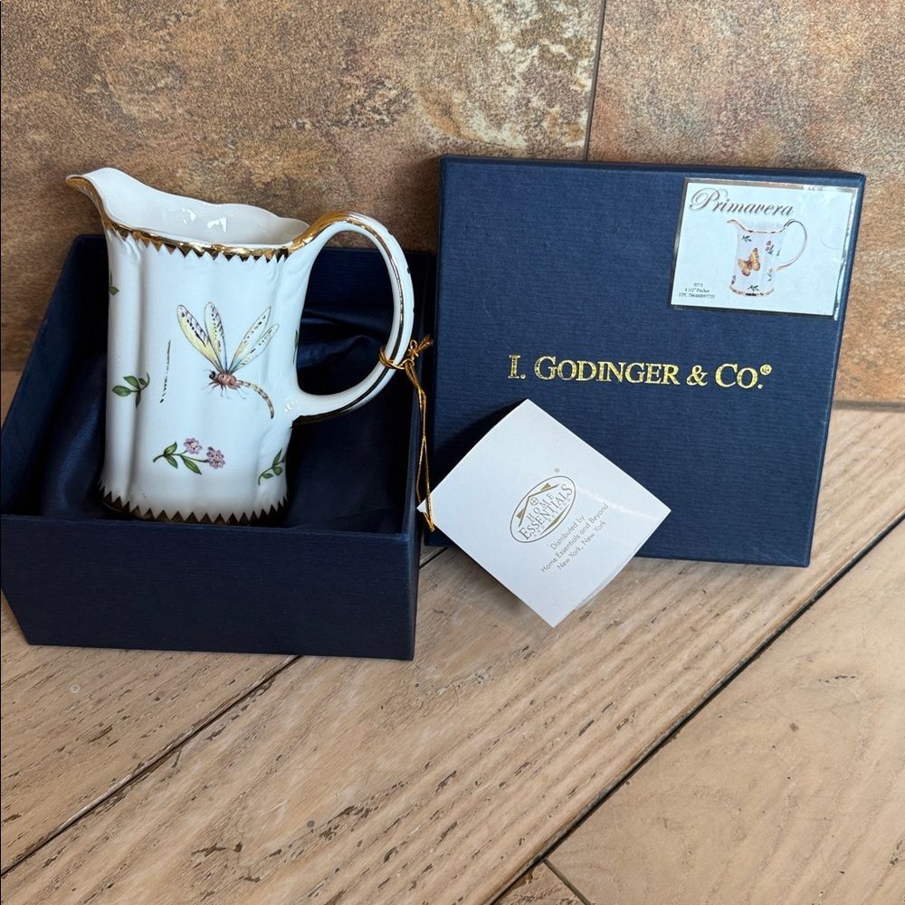 NEW GODINGER FINE PORCELAIN PRIMAVERA DRAGONFLY, 4.5" WATER PITCHER 9773